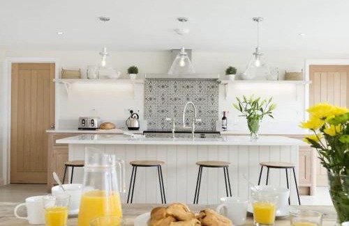 Condicote Maison | Stone Barn, contemporary barn conversion