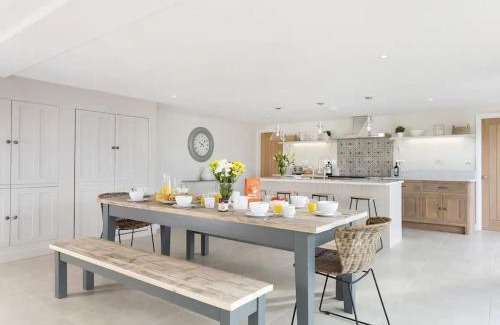 Condicote Maison | Stone Barn, contemporary barn conversion