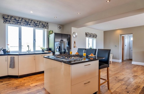 Lympsham Chalet De Ski | Stone Bow Farmhouse