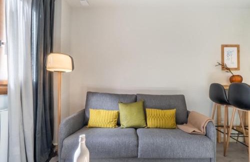 Benasque Appartement | Stone Chalet near Benasque and Scenic Lake