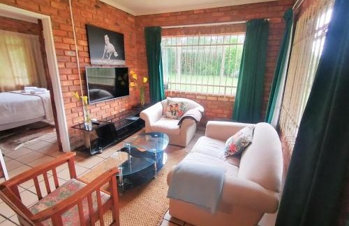 Lydenburg Chalet De Ski | Stone Circle Cottage