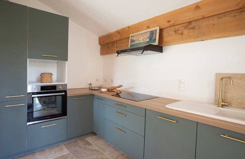 Roquebrun Cottage | Gite en pierres apparentes, isolé au cœur du vignoble, proche de la rivière