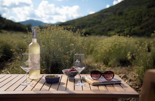 Roquebrun Cottage | Gite en pierres apparentes, isolé au cœur du vignoble, proche de la rivière