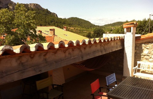 Tautavel Maison | Cottage en pierre avec terrasse sur le toit près des montagnes et des plages.