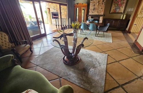 Dullstroom Maison | Stone Cottage