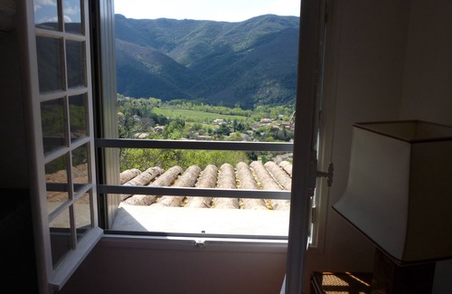Colombieres-sur-Orb Maison | Maison en pierre de pays sur les flancs du Caroux ( 4 à 6 personnes)