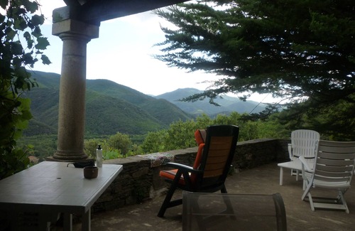 Colombieres-sur-Orb Maison | Maison en pierre de pays sur les flancs du Caroux ( 4 à 6 personnes)