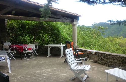 Colombieres-sur-Orb Maison | Maison en pierre de pays sur les flancs du Caroux ( 4 à 6 personnes)