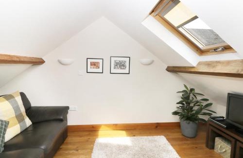 Spaunton Maison | Stone Cross