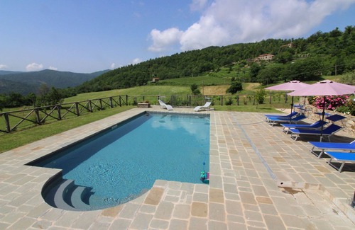 Bivio Lugnano Villa | Ferme en pierre d'origine paysanne, située dans une position panoramique et isolée à la frontière en