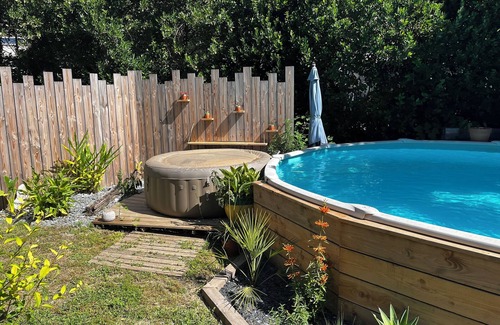 Saint-Genies-des-Mourgues Maison | Maison en pierre à 20 min de Montpellier et 25 min de la mer pour 9-10 personnes