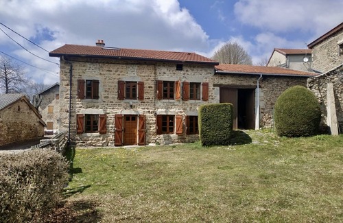 Saint-Victor-Montvianeix Maison | Maison en pierre avec jardin au calme idéale pour familles et randonneurs