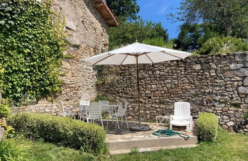 Saint-Victor-Montvianeix Maison | Maison en pierre avec jardin au calme idéale pour familles et randonneurs