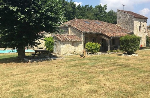 Saint-Caprais-de-Lerm Maison | Maison en pierre avec piscine