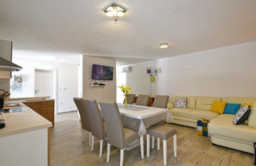 Galizana Maison | Maison en pierre avec air conditionné et barbecue