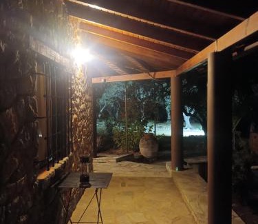 Galatas Maison | Stone house among trees