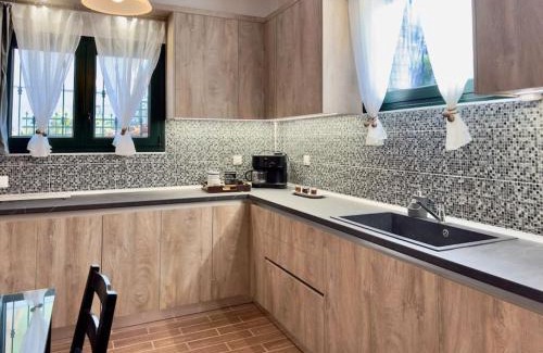 Edessa Appartement | Stone House - Bike Friendly Home