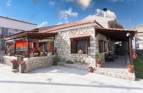 Polichrono Maison | Stone House Dimitra