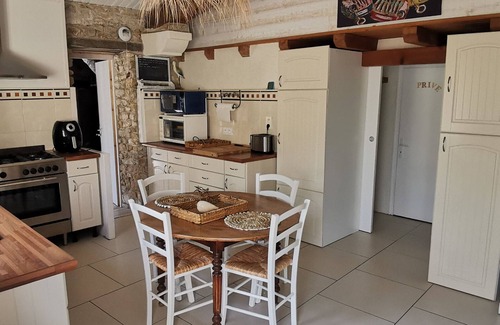 Le Bernard Maison | Maison en pierres avec jardin, 7 km des plages, 6 pers, 3 chambres - Le Bernard