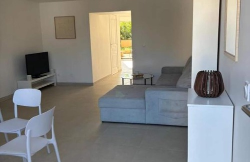 Saint-Marceau Maison | Maison en pierre pour une escapade relaxante,spacieuse, idéale pour famille.