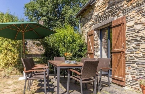 Moisdon-la-Riviere Cottage | Maison de Charme au Calme avec Jardin, Idéale Famille, Proche Nantes!