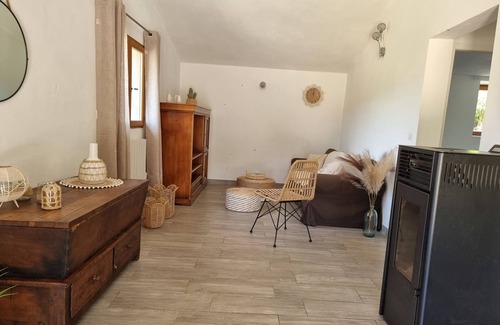 Arbellara Maison | Maison en pierre située entre mer et montagne
