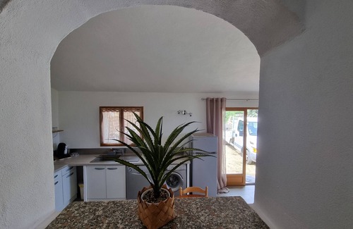 Arbellara Maison | Maison en pierre située entre mer et montagne