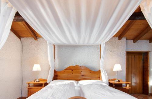 Moltrasio Maison | Stone House of the year 1500