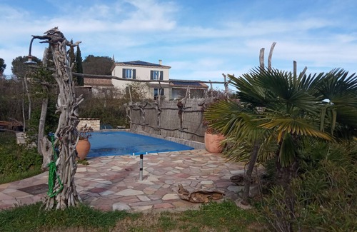 Issirac Maison | Maison en pierre sur 1500m2 à proximité des Gorges de l'Ardèche. et de la Cèze.