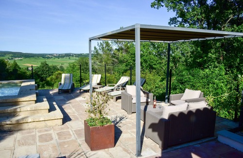 Cruviers-Lascours Villa | maison en pierre, piscine privée,vue degagee situee au calme en pleine nature