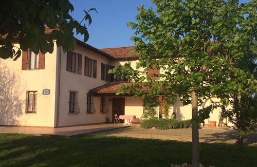 Montabone Maison | Maison en pierre avec grand jardin, terrasse et vignoble. Pas de vis-à-vis.