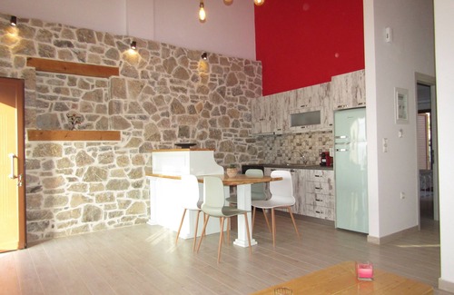 Keryneia Maison | Stone house with pool and view to the sea