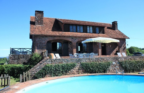 Lagleygeolle Maison | Maison en pierre avec piscine et vue magique à 360°