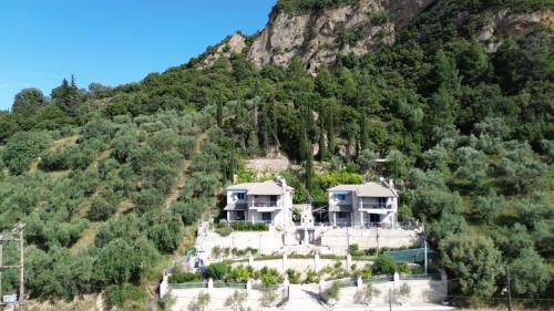 Koumaris Maison | Stone Maisonettes
