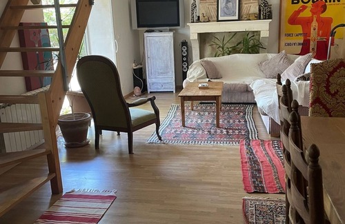 Saint-Martin-de-Gurson Maison | Stone quiet farm house getaway