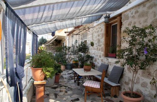 Korinthos Maison | Stone suite in the center of Corinth