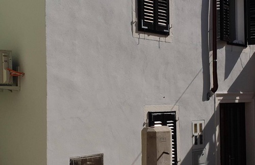 Izola Appartement | Mur de pierre appartements Izola