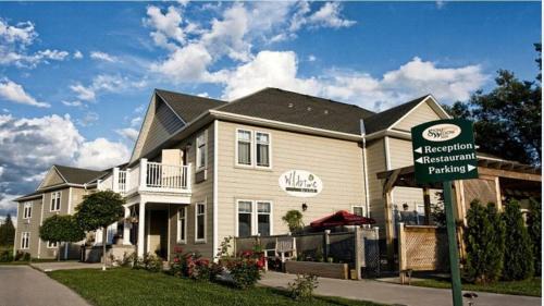 St. Mary's Hôtel | Stone Willow Inn