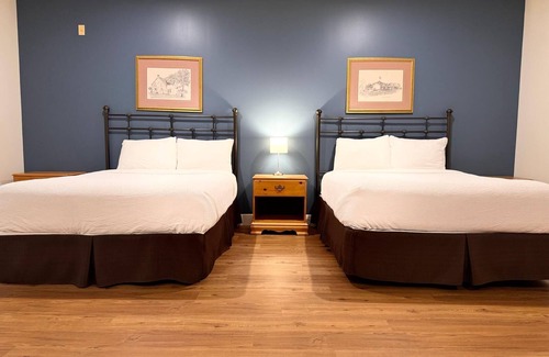 St. Mary's Hôtel | Stone Willow Inn