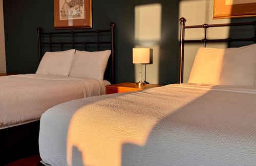 St. Mary's Hôtel | Stone Willow Inn