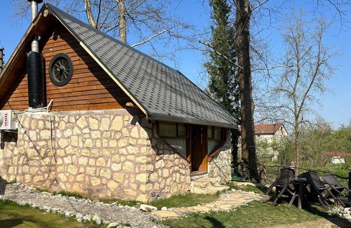 Masukiye Maison | Stonehouse Surrounded by Nature in Masukiye