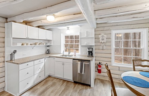 Cobham Cabine | Stonemont Farm Cabin - in Keswick by VIneyards!