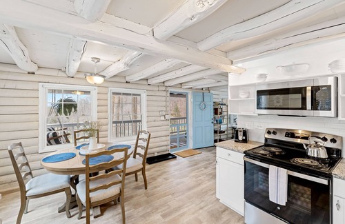 Cobham Cabine | Stonemont Farm Cabin - in Keswick by VIneyards!