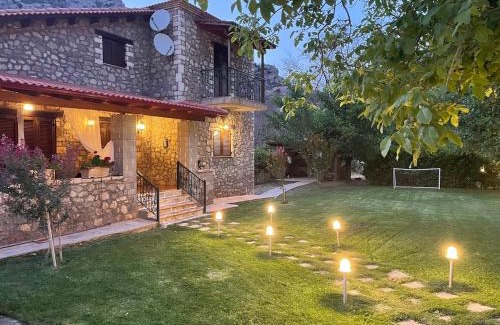 Kalavrita Chalet De Ski | StoneNest Kalavryta -Luxury Stone Villa