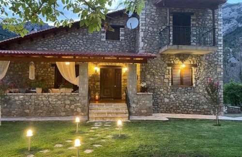 Kalavrita Chalet De Ski | StoneNest Kalavryta -Luxury Stone Villa