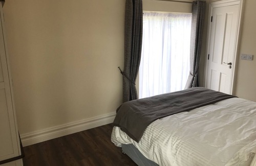 Terryglass Maison | Stonepark Lodge avec deux chambres en suite avec salon et cuisine