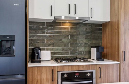 Reservoir Maison | Storey Time I 2BR Townhouse for Melbourne Travel