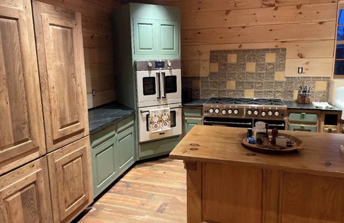 East Wakefield Cabine | Storybook Pines — A Lakefront Family Reunion Retreat