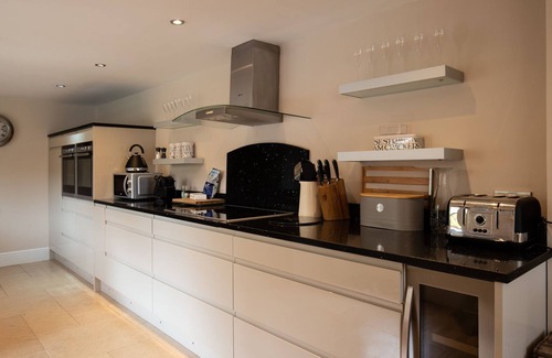Stow-on-the-Wold Maison | Stow House, Stow-on-the-Wold - sleeps 9 guests in 5 bedrooms