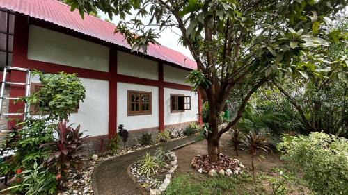 Sibuyan Island Maison | Strandhaus auf Sibuyan Island nahe Cresta de Gallo - Marevic's Guesthouse 2